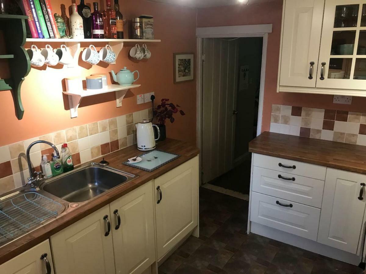 Ham Tree Cottage Trowbridge Exterior photo